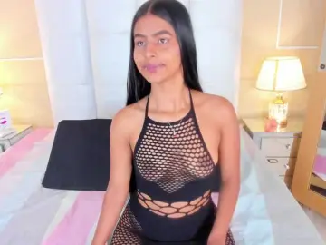 Bongacams Free Live Porn of Dolly-Squirrt