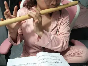 Bongacams Nude Webcam of Julia98