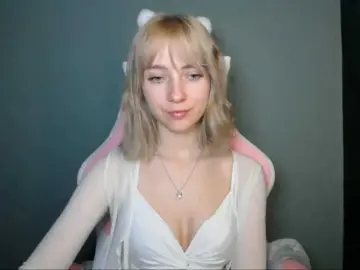 Bongacams Free Porn Cam of LuciaGlow