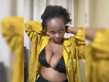 Bongacams Watch Live Sex Cams of Curvy-maxy9