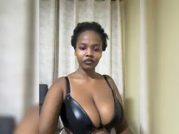 Bongacams Nude Webcam of Curvy-maxy9