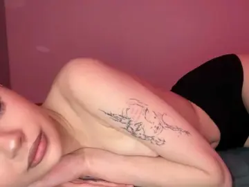 Bongacams Adult Webcam of TinnyKitty