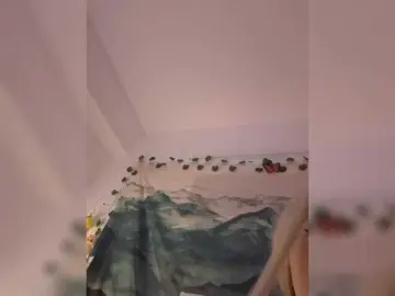 Bongacams Live Sex of LittleDelora