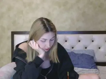 Bongacams Watch Live Sex Cams of AlineBlayzz