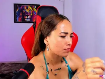 Bongacams Sex Cam of Lucyy-Rose