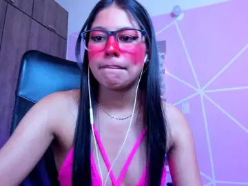 Bongacams Free Live Porn of ALYSSON18