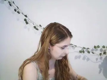 Bongacams Sex Cam of HotNina19