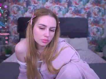 Bongacams Watch Live Sex Cams of DivineJass