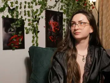 Bongacams Adult Webcams of NaughtYHomemadE