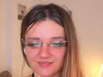 Bongacams Watch Live Sex Cams of MagneticAmi