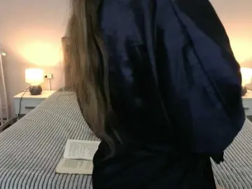 Bongacams Adult Webcam of CyrenaLuxe