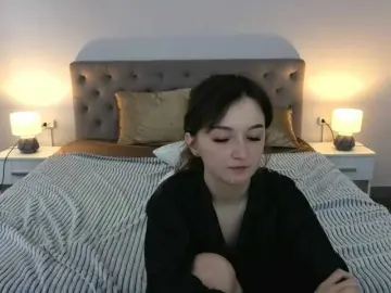 Bongacams Watch Live Sex Cams of CyrenaLuxe