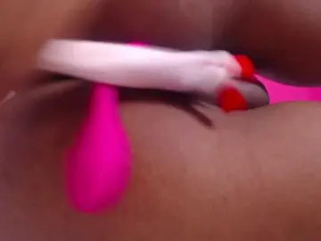 Bongacams Private Sex Chat of tiny-sarah1
