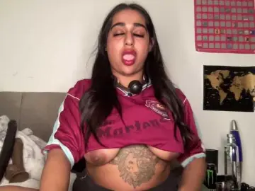 Bongacams Watch Live Sex Cams of dixmondzs