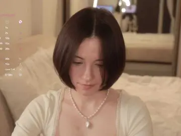 Bongacams Free Porn Cam of -FemaleEssence-