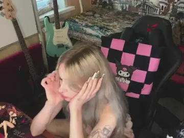 Bongacams Free Porn Cam of ElainLuv