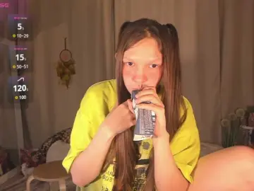 Bongacams Nude Webcam of Cute-Lolly