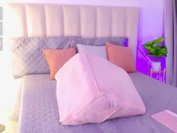 Bongacams Watch Live Sex Cams of ZoeCamils