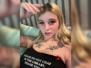 Bongacams Nude Webcam of -LittleWitch-