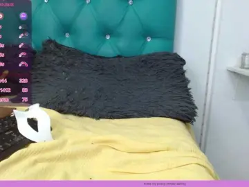 Bongacams Live Sex Cam of melyzzaqueen