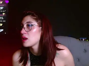 Bongacams Adult Webcam of Red-moonn