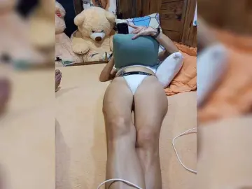 Bongacams Free Porn Cam of Cottoncandy1-1