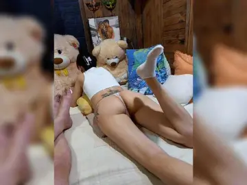 Bongacams Watch Live Sex Cams of Cottoncandy1-1