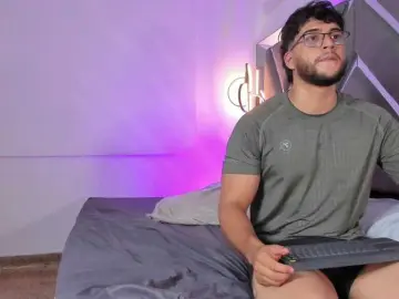 Bongacams Live Sex Cam of MikeandLucy