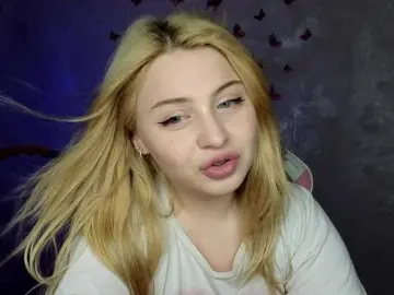 Bongacams Nude Webcam of BlondeBond