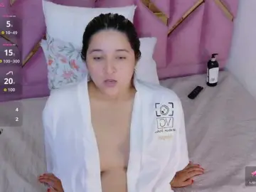 Bongacams Nude Webcam of collegepawglovedaddy