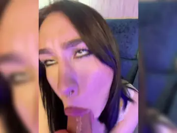 Bongacams Private Sex Chat of CurvyWoman-