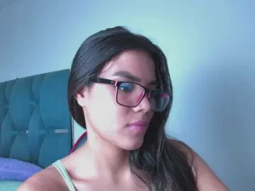 Bongacams Free Porn Cam of crazybaby-squirt