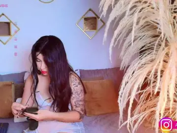 Bongacams Watch Live Sex Cams of Aliceowenn