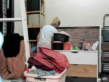 Bongacams Free Porn Cam of karo131324
