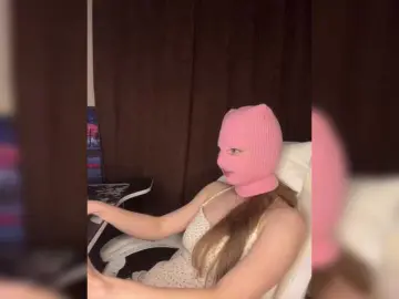 Bongacams Watch Live Sex Cams of Moneto4ka