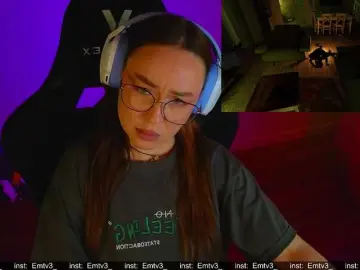 Bongacams Watch Live Sex Cams of Emili1-