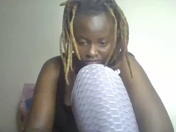 Bongacams Free Live Porn of freakcurvy8