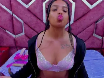 Bongacams Watch Live Sex Cams of SquirtDirty