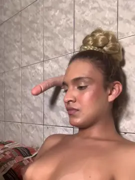 Cam4 Live Sex Cam of Angelcecheto