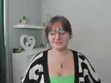 Cam4 Free Live Porn of julie_sensual