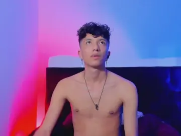 Cam4 Free Porn Cam of mhatias_