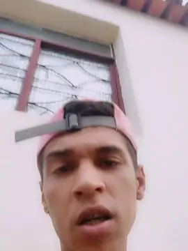 Cam4 Live Porn of Mcguiaguiar