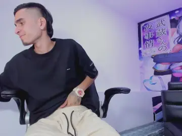 Cam4 Free Live Porn of Ethaan_Boy