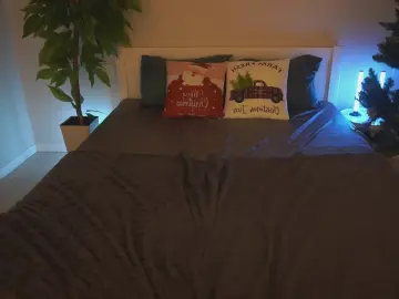 Cam4 Live Porn of MagicPeachh