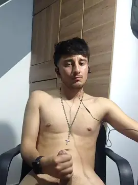 Cam4 Free Live Porn of Esteban19PG