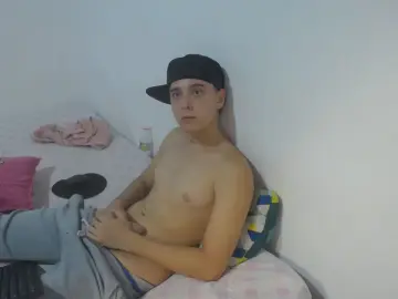 Cam4 Watch Live Sex Cams of apolo_ofial