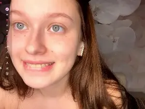 Cam4 Private Sex Chat of ShaylaWalstad