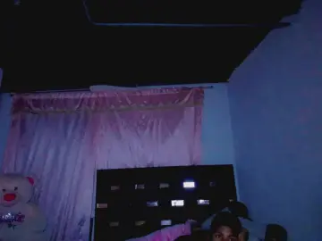 Cam4 Watch Live Sex Cams of ThiaraVarannes_