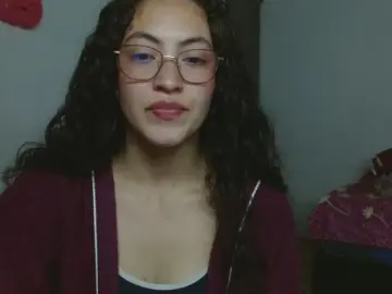 Cam4 Live Sex Cam of Amitlu_