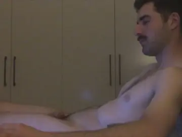 Cam4 Live Porn of Jamesmiddle43